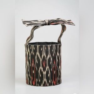 T’nalak Ikat Black Red Natural Straw Fibers Round Bucket Bag